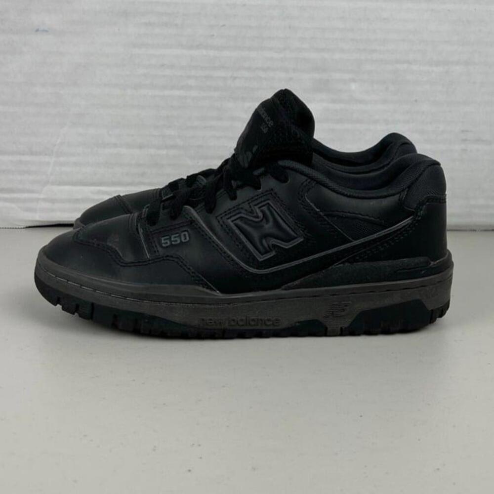New Balance 550 Triple Black Shoes Sz 5
